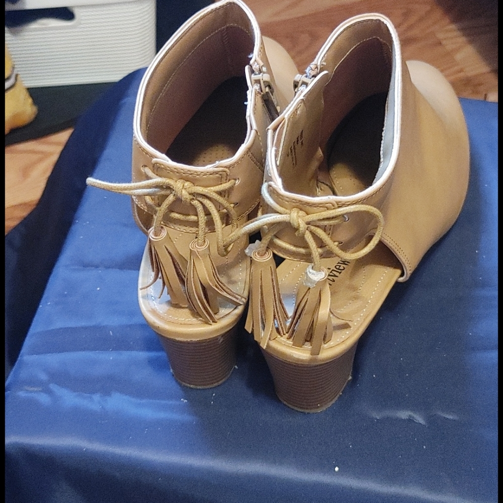 Shoes - Picture 3 of 3